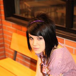 La cantante Angy Fernández en la tercera temporada de 'FoQ'