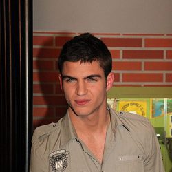 Maxi Iglesias como Cabano en la tercera temporada de 'Física o Química' 