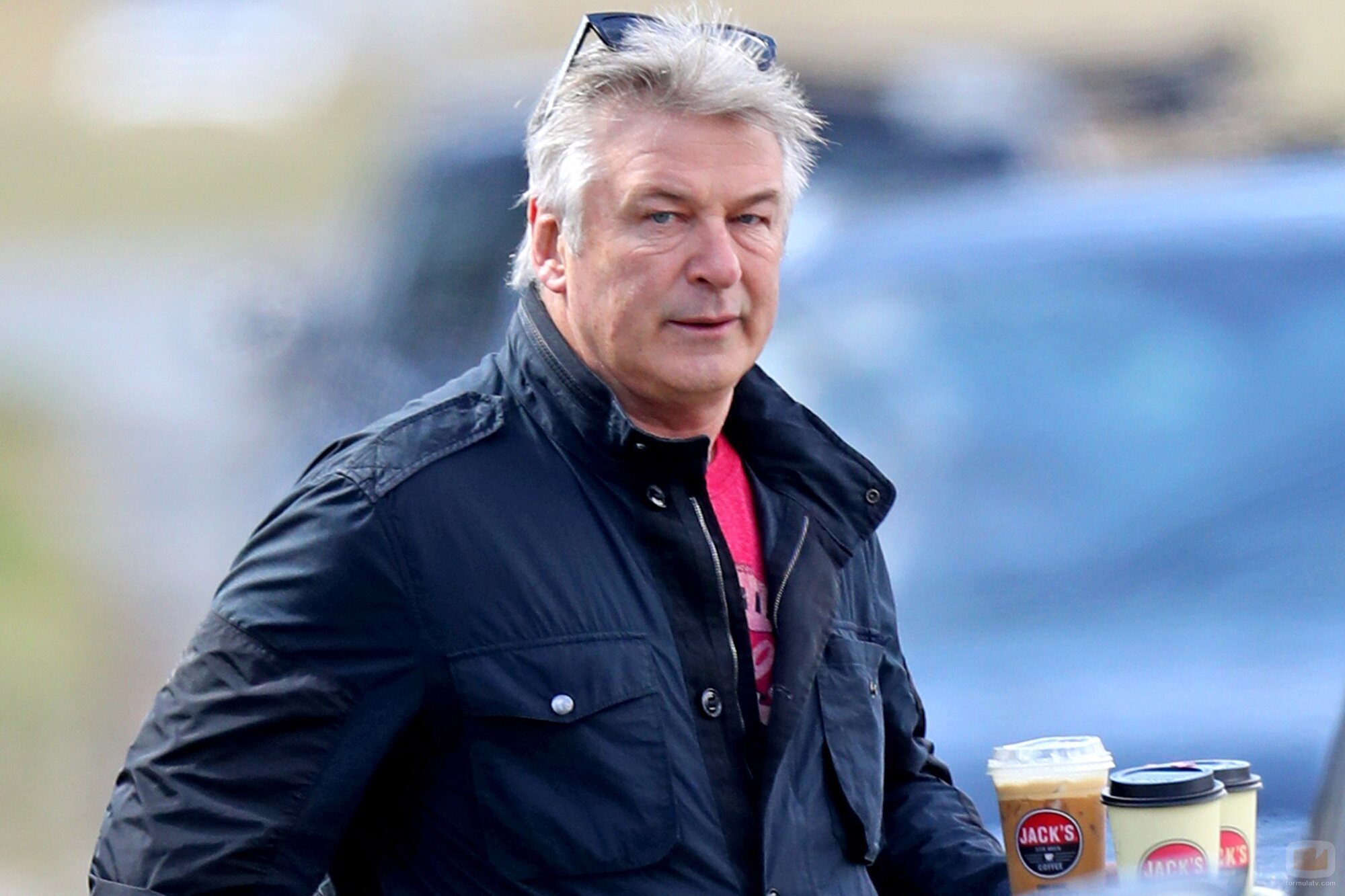 Alec Baldwin, paseando por la calle