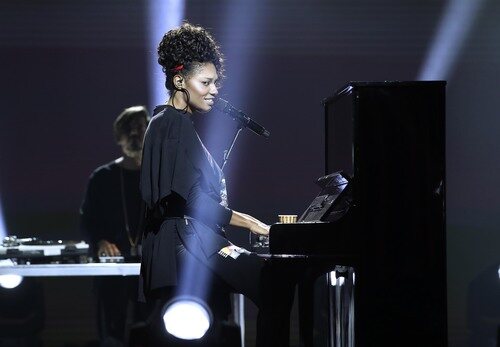 Nia Correia imita a Alicia Keys en la Gala 1 de 'Tu cara me suena 9'