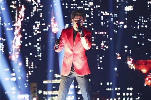 Agoney imita a The Weeknd en la Gala 1 de 'Tu cara me suena 9'