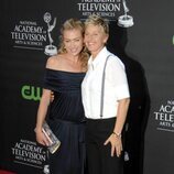 Portia de Rossi acompaña a Ellen DeGeneres en los Emmy 2009