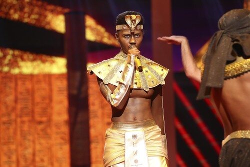 Nia Correia imita a Lil Nas X en la Gala 2 de 'Tu cara me suena 9'