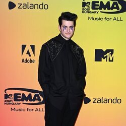 Gjon's Tears en la alfombra roja de los MTV EMAs 2021 