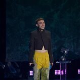 Olly Alexander en el escenario de los MTV EMAs 2021
