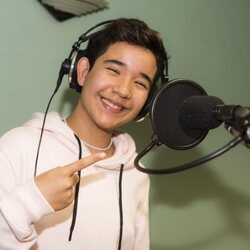 Levi Díaz, representante de España en Eurovisión Junior 2021, grabando en el estudio