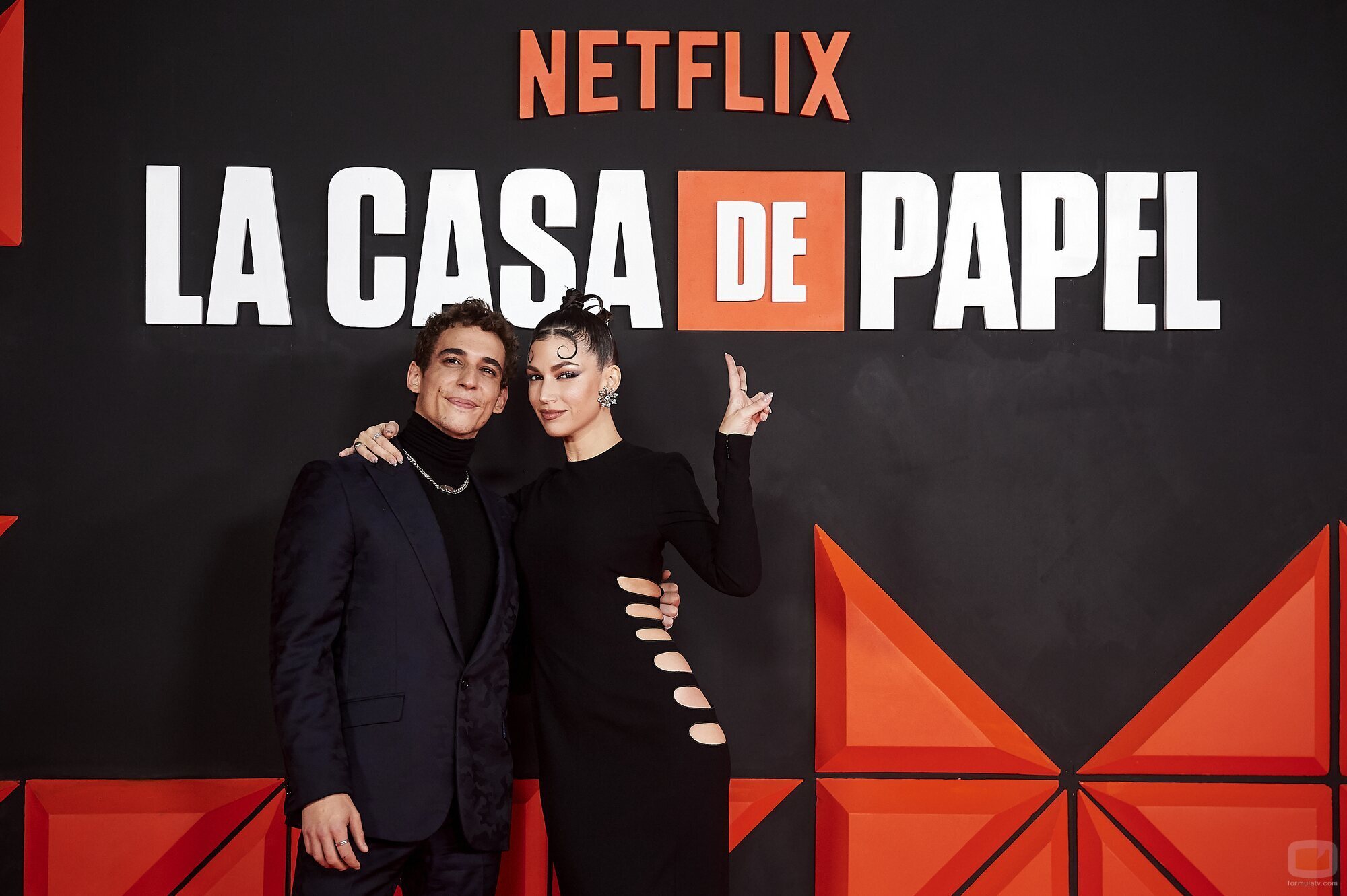 Miguel Herrán y Úrsula Corberó, en el photocall de la última entrega de 'La Casa de Papel'