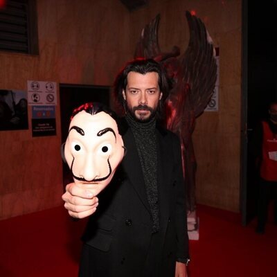 Álvaro Morte posa en la presentación de la última entrega de 'La Casa de Papel'