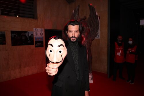 Álvaro Morte posa en la presentación de la última entrega de 'La Casa de Papel'