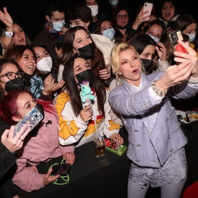 Najwa Nimri, junto a los fans en la presentación de la entrega final de 'La Casa de Papel'
