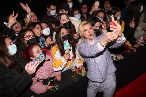 Najwa Nimri, junto a los fans en la presentación de la entrega final de 'La Casa de Papel'