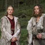 Frida Gustavsson y Sam Corlett en 'Vikings: Valhalla'