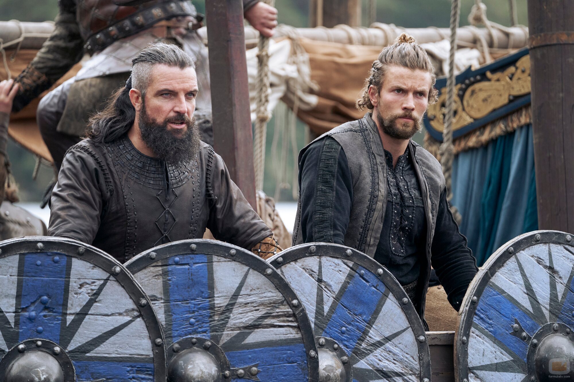 Bradley Freegard y Leo Suter en 'Vikings: Valhalla'