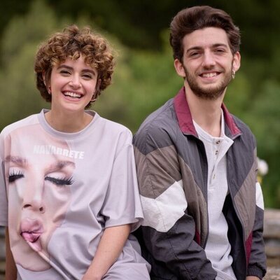 Carla y Hugo, dos jóvenes que buscan paz en 'El pueblo 3'