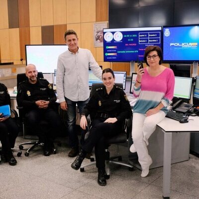 Juanjo Artero y Luisa Martín, en el calendario solidario de 'Servir y proteger'