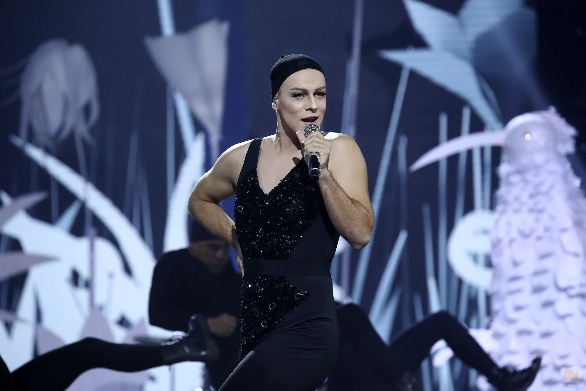 Agoney se mete en la piel de Lady Gaga en la gala 6 de 'Tu cara me suena 9'