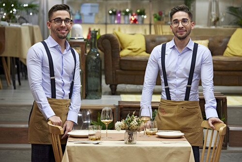 Alberto y Carlos Frigenti, camareros de 'First Dates Café'