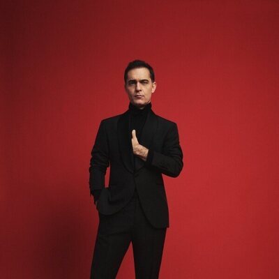 Posado promocional de Pedro Alonso para 'La Casa de Papel' por la parte 5 (volumen 2)