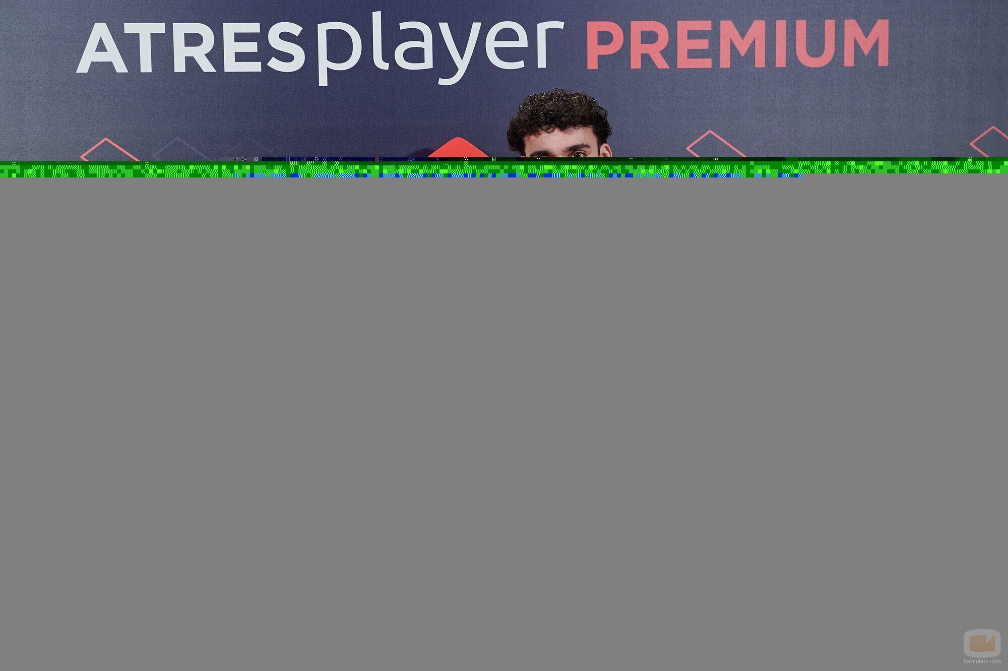 El influencer y tiktoker Ibelki, posando en la fiesta de Atresplayer Premium