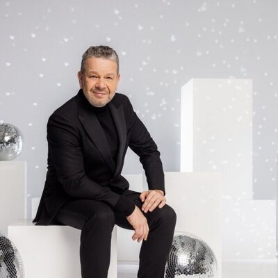 Posado de Alberto Chicote como presentador de las Campanadas de 2021-2022 en Antena 3