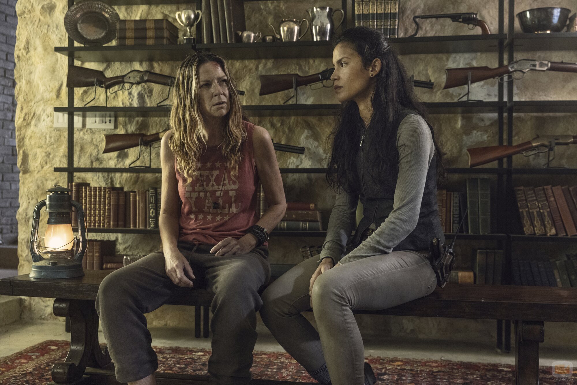 Mo Collins y Danay García, en la séptima temporada de 'Fear The Walking Dead'