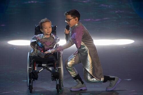 Alinur Khamzin y Beknur Zhanibekuly, en Eurovisión Junior 2021