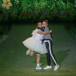 Ike & Kaya, durante la Final de Eurovisión Junior 2021