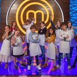 Los 12 concursantes de 'MasterChef Junior 9' posan en las cocinas