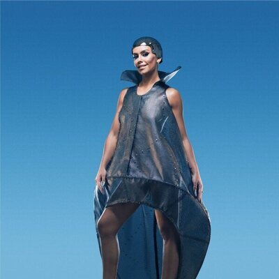 Cristina Pedroche posa con su vestido de las Campanadas 2021-2022