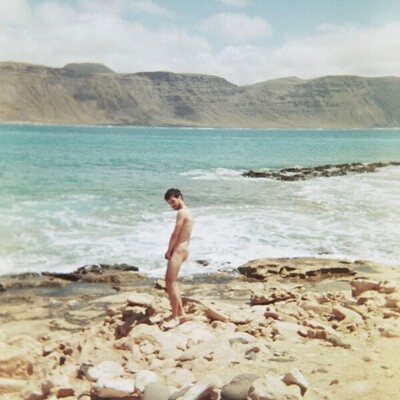 David Solans, completamente desnudo