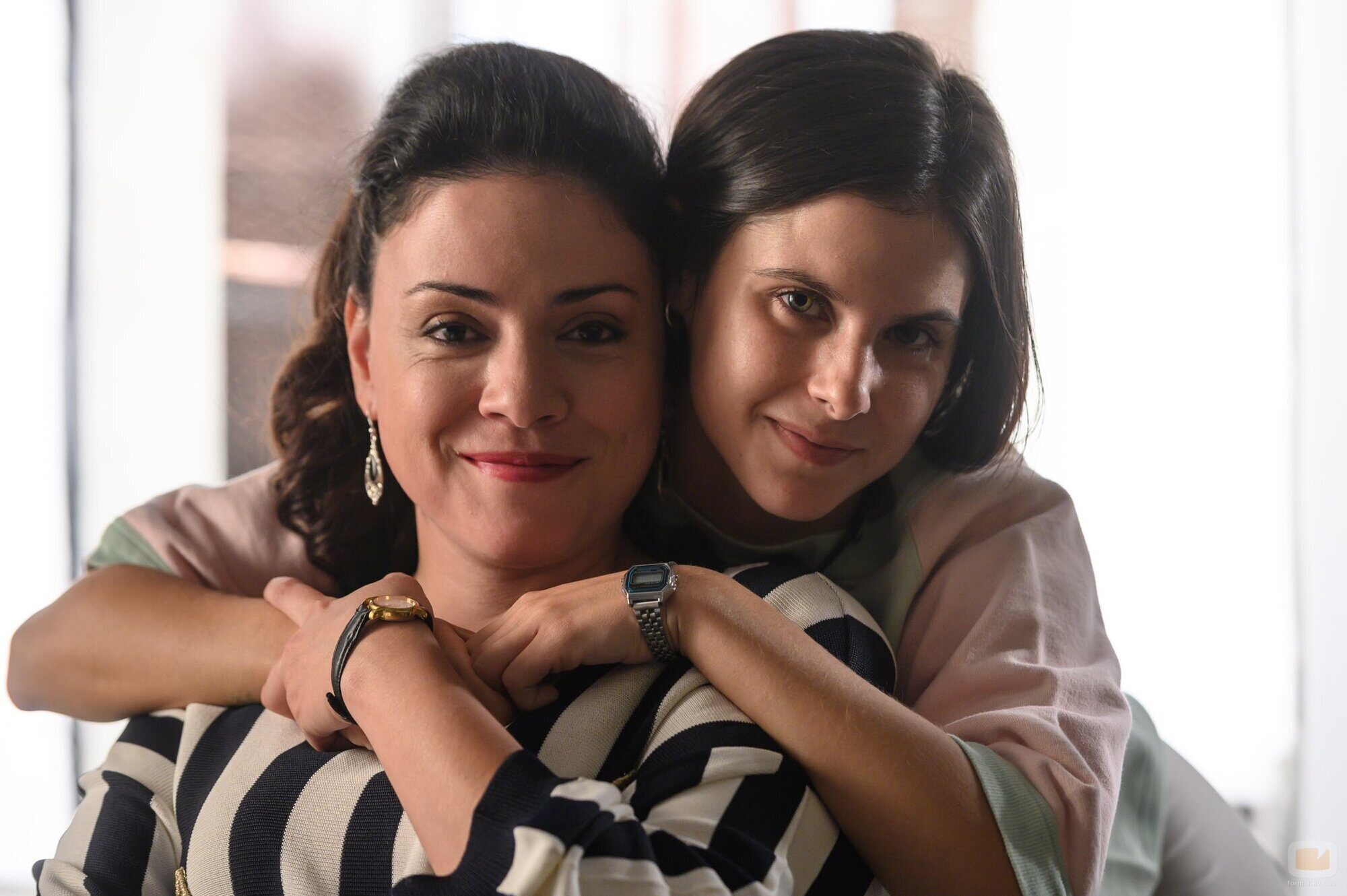 Ana Arias y Teresa Pérez en la temporada 22 de 'Cuéntame'