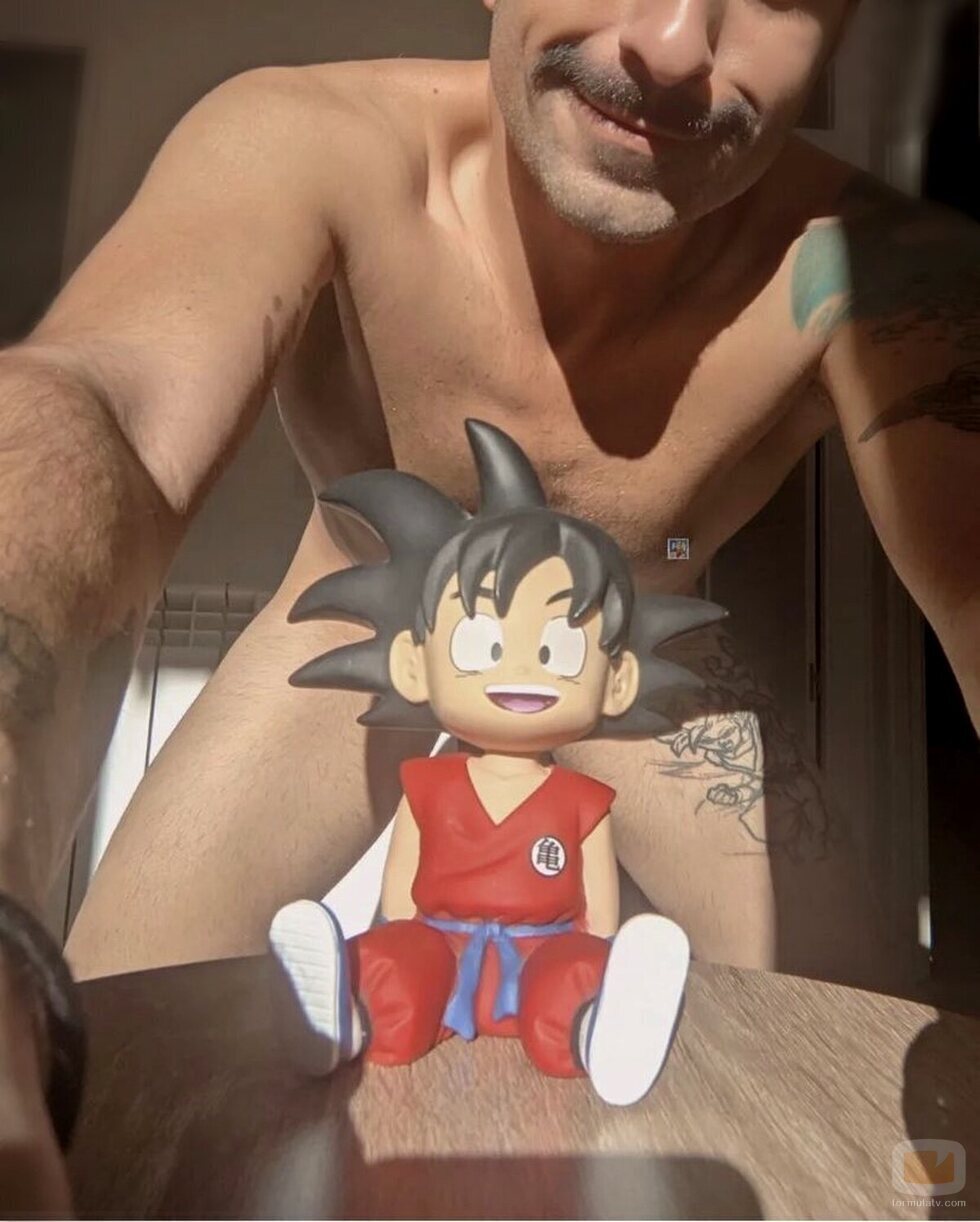 Rayden, totalmente desnudo, para guardar el secreto del Benidorm Fest