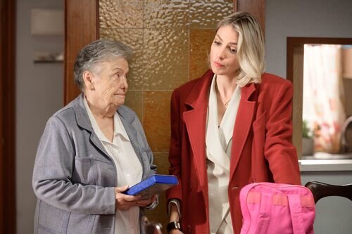 María Galiana y Paloma Bloyd en la temporada 22 de 'Cuéntame'