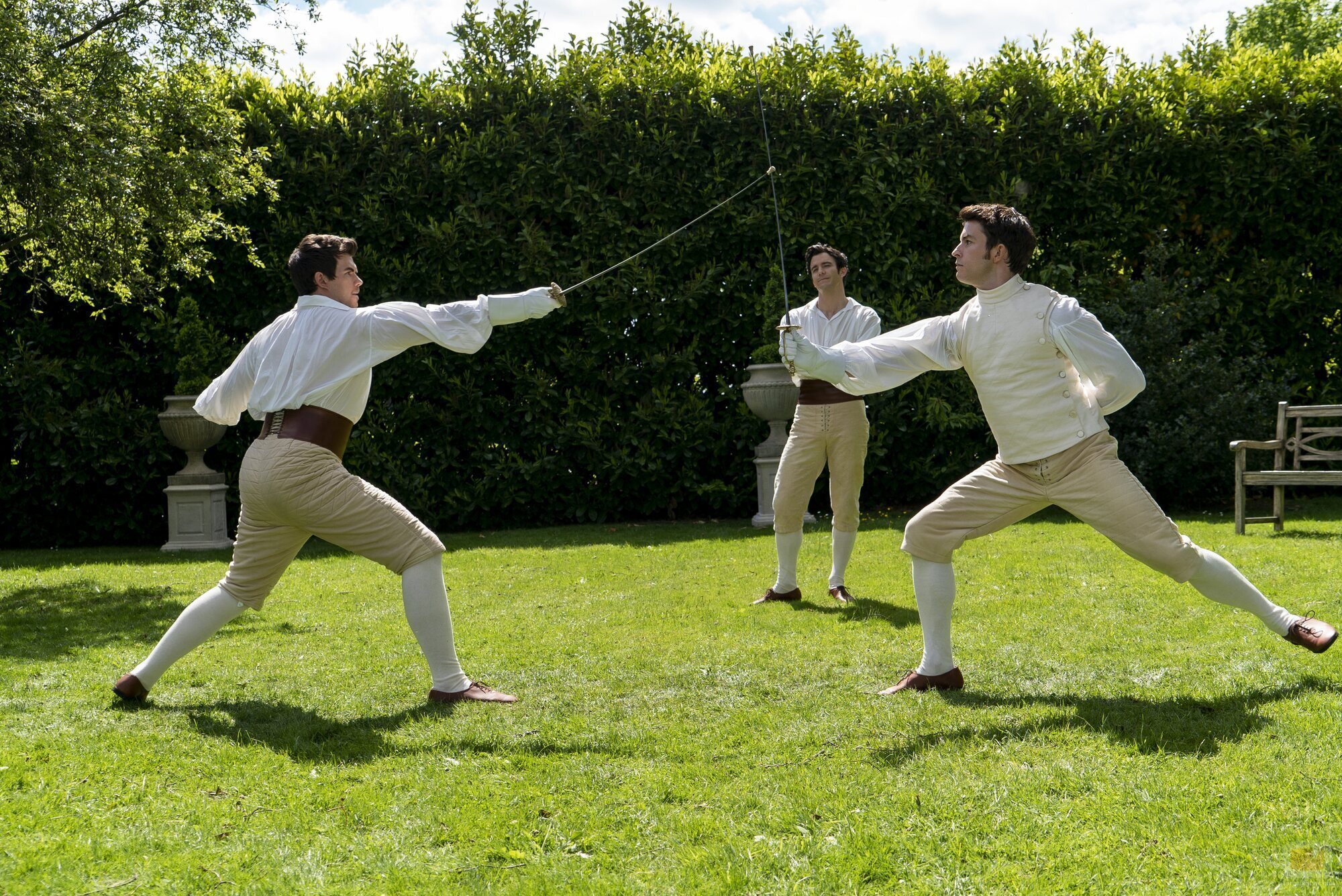 Colin, Benedict y Anthony en la segunda temporada de 'Los Bridgerton'