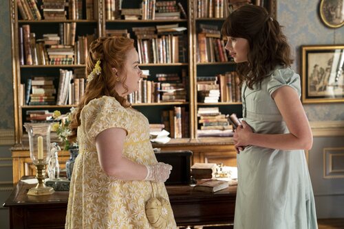 Penelope Featherington y Eloise Bridgerton en la segunda temporada de 'Los Bridgerton'