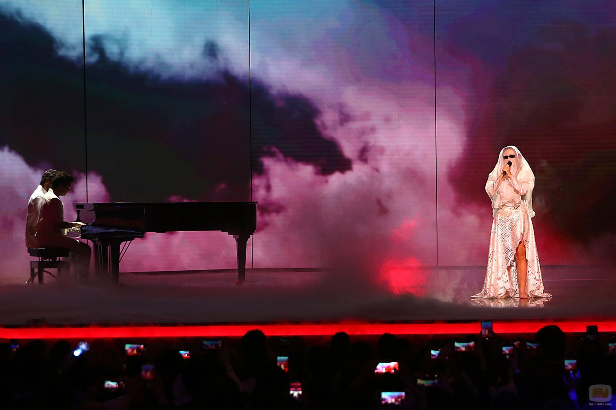 Rigoberta Bandini, vestida de novia en la Semifinal 2 del Benidorm Fest 2022