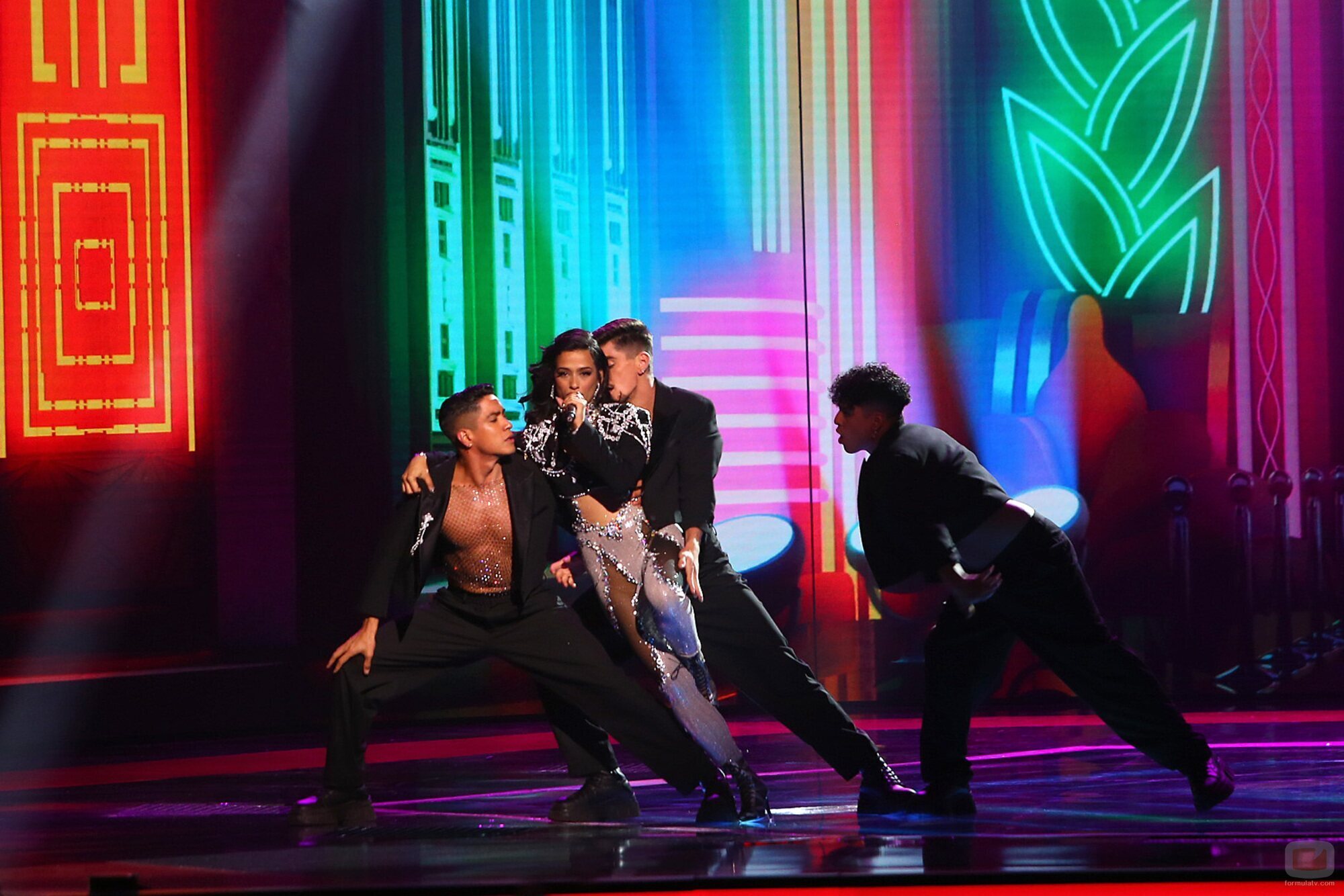 Chanel canta "Slo mo" en la final del Benidorm Fest