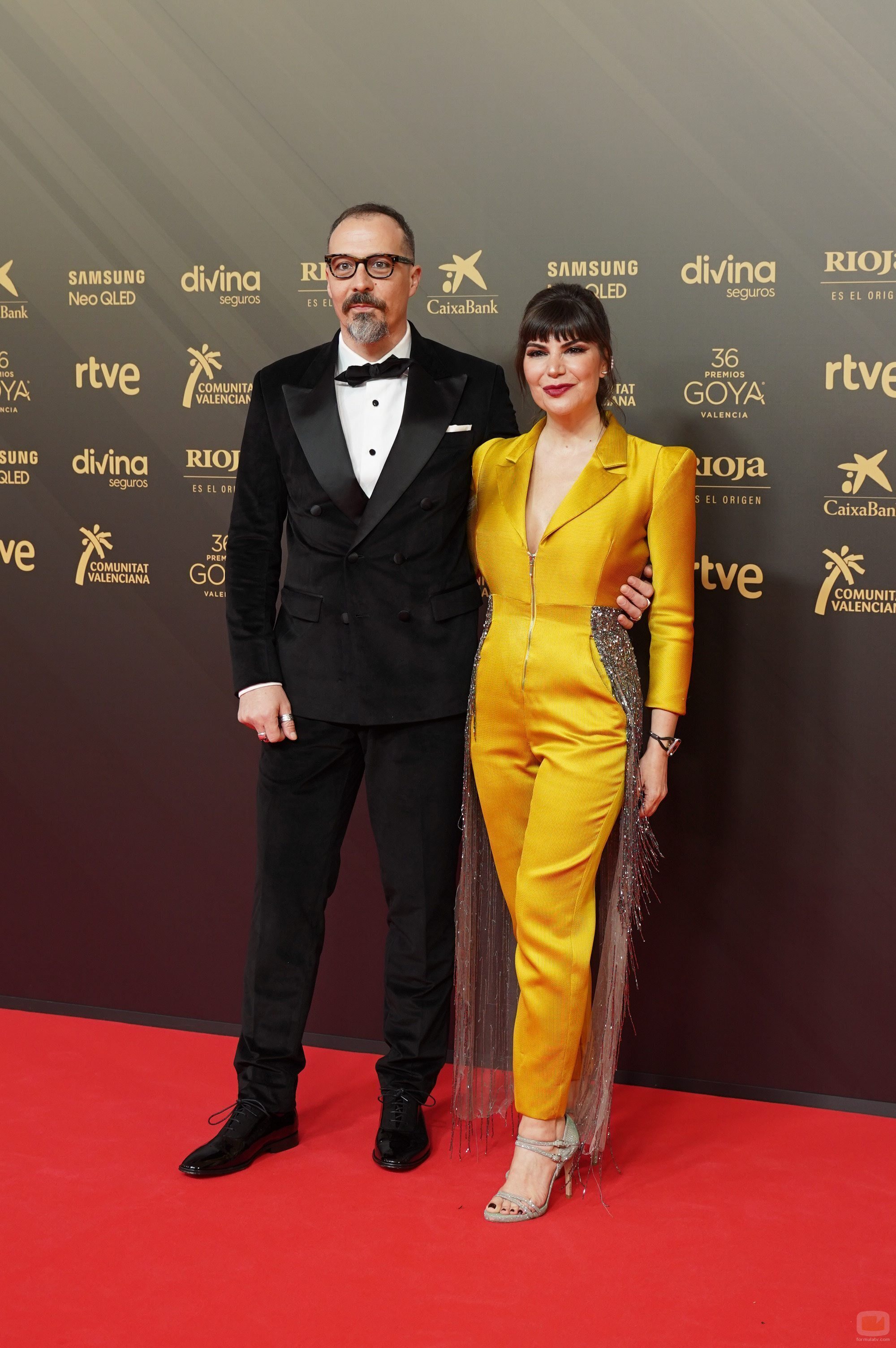Fele Martínez y Mónica Regueiro posan en la alfombra roja de los Goya 2022