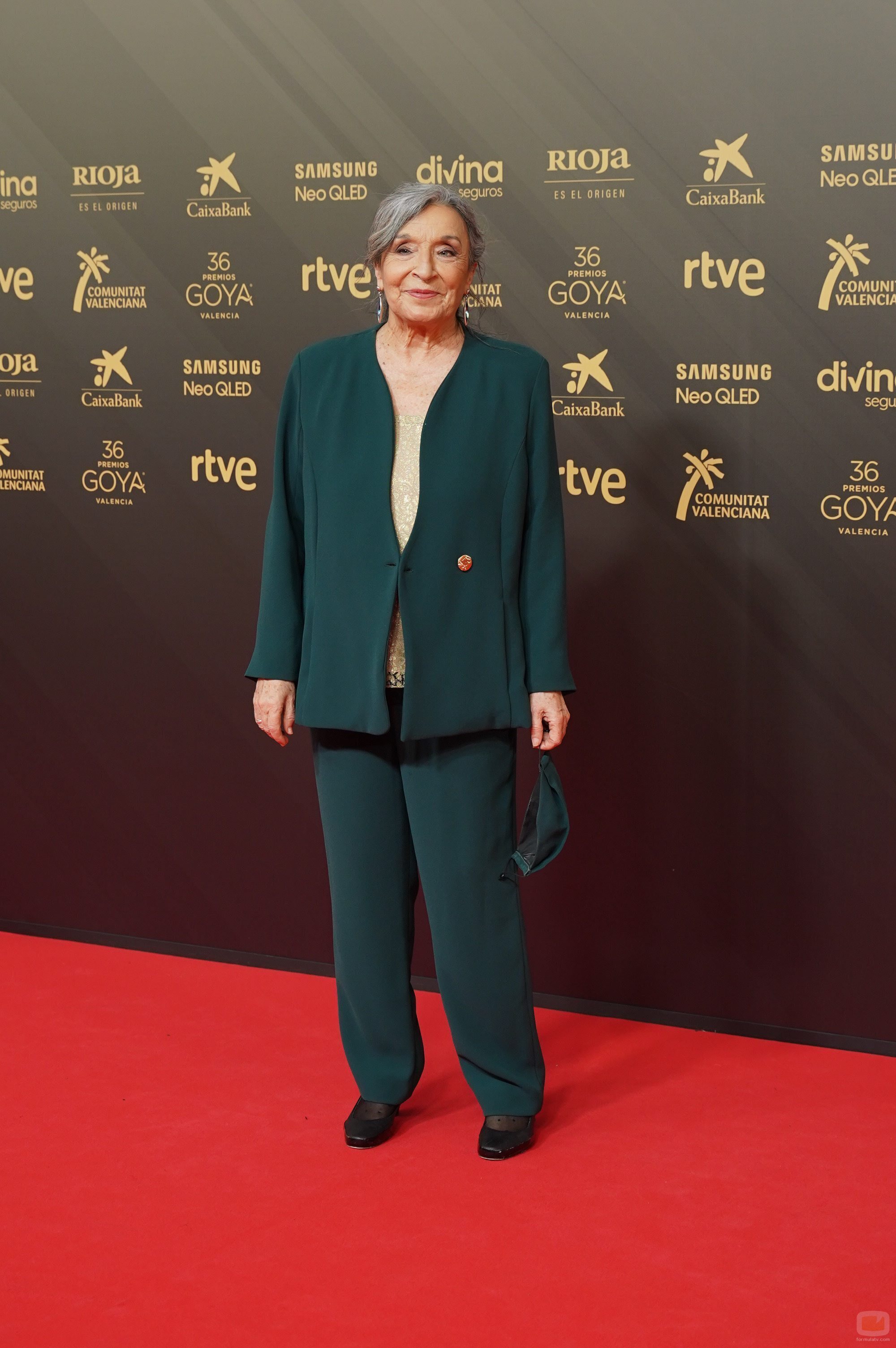 Petra Martínez posa en la alfombra roja de los Goya 2022