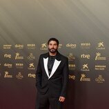 Álex García posa en la alfombra roja de los Goya 2022