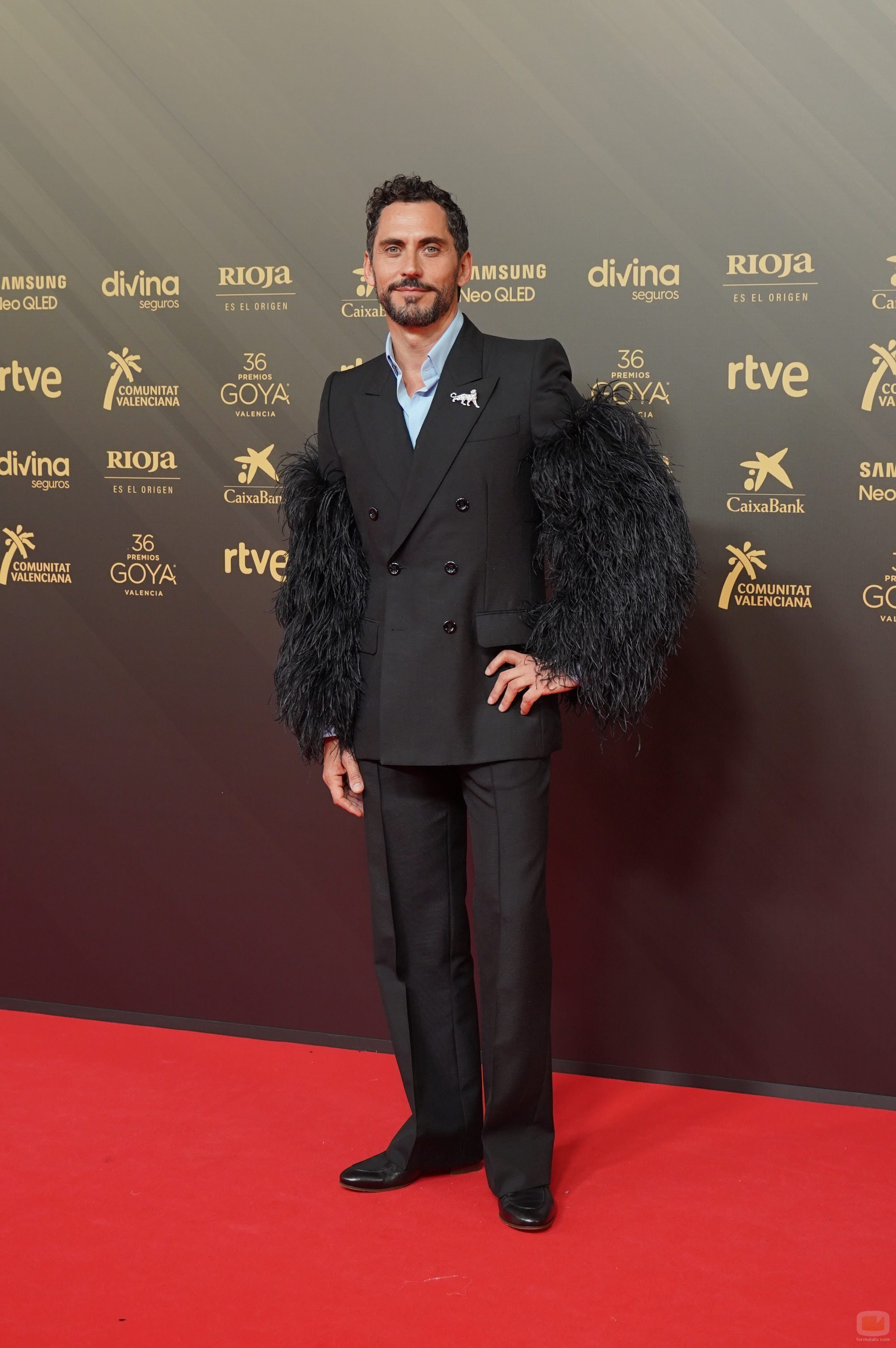 Paco León posa en la alfombra roja de los Goya 2022