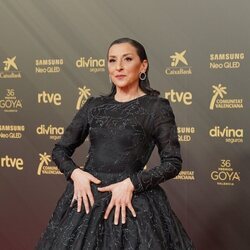 Mariola Fuentes posa en la alfombra roja de los Goya 2022