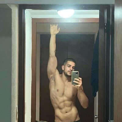 Bernardo Flores ('Pasión de Gavilanes') luce su atlético torso