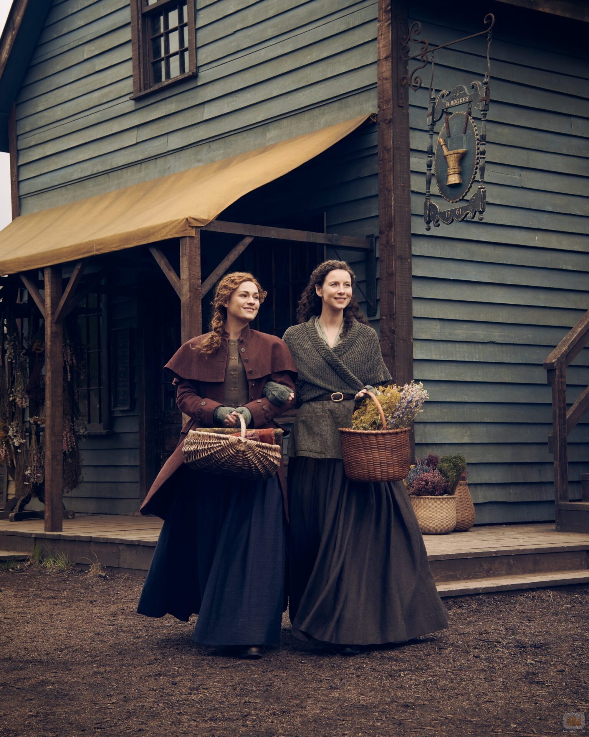 Caitriona Balfe y Sophie Skelton en sexta temporada de 'Outlander'