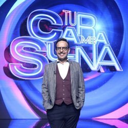 Àngel Llàcer posa como presidente del jurado de 'Tu cara me suena 9'