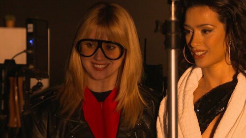 Chanel junto a Pawla Casanovas, directora de "SloMo"