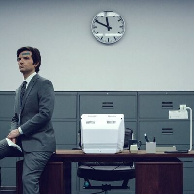 Adam Scott es Mark en 'Separación'