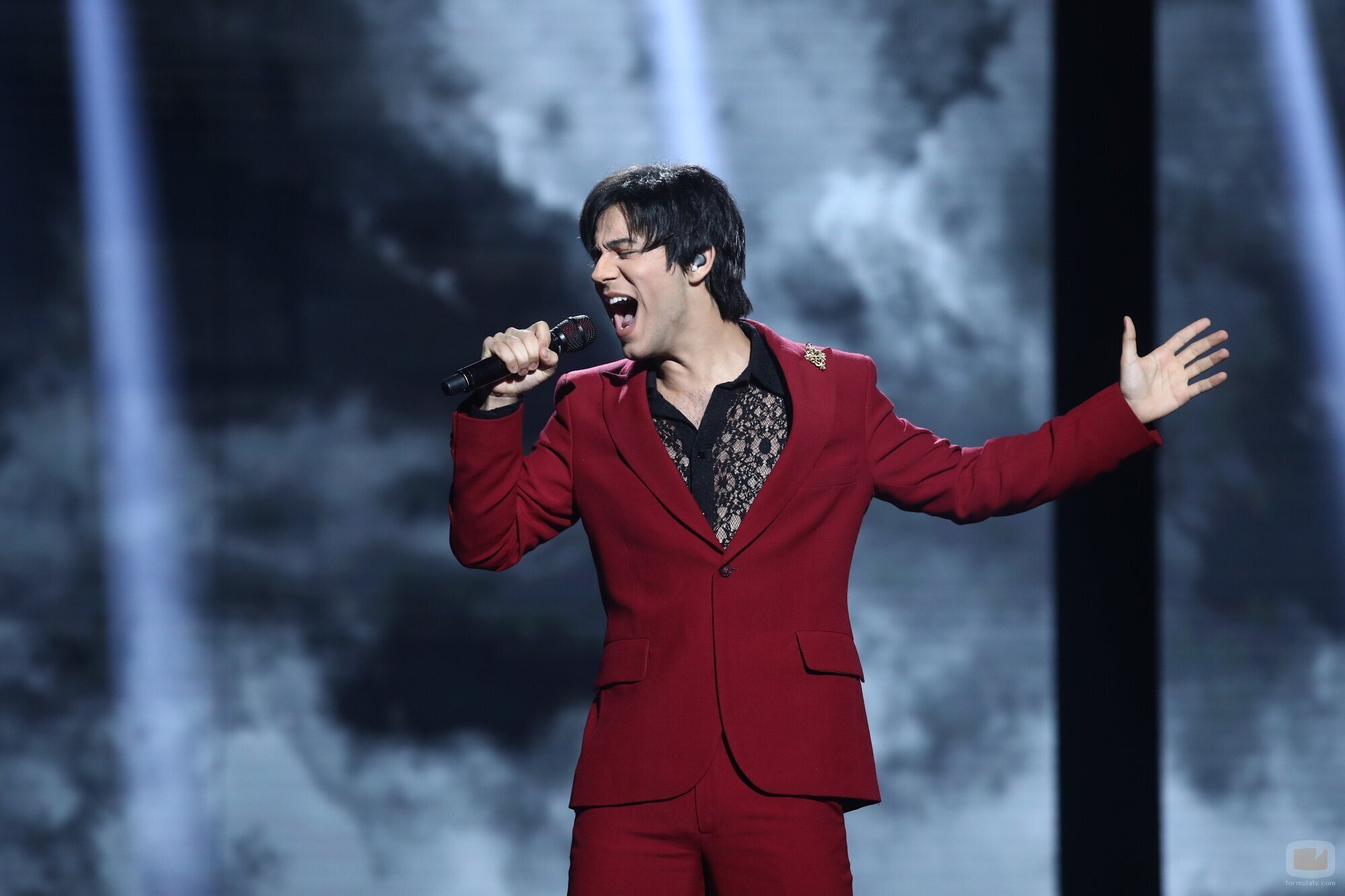 Agoney imita a Dimash Kudaibergen en la final de 'Tu cara me suena 9'