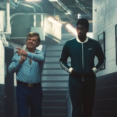 John C. Reilly y Quincy Isaiah protagonizan 'Tiempo de victoria: La dinastía de los Lakers'