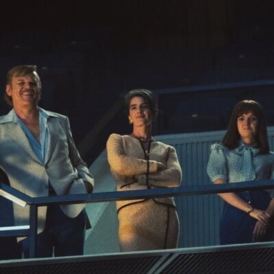 John C. Reilly, Gaby Hoffmann y Hadley Robinson en 'Tiempo de victoria: La dinastía de los Lakers'